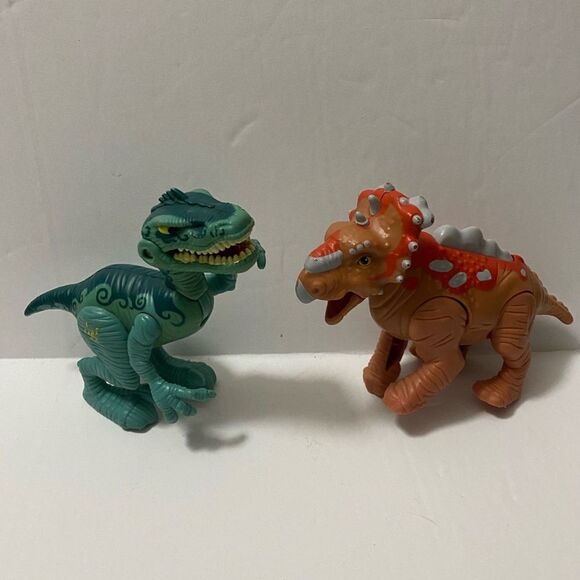 Hasbro Playskool Heroes 2015 Jurassic World Triceratops and T-Rex - Picture 1 of 6